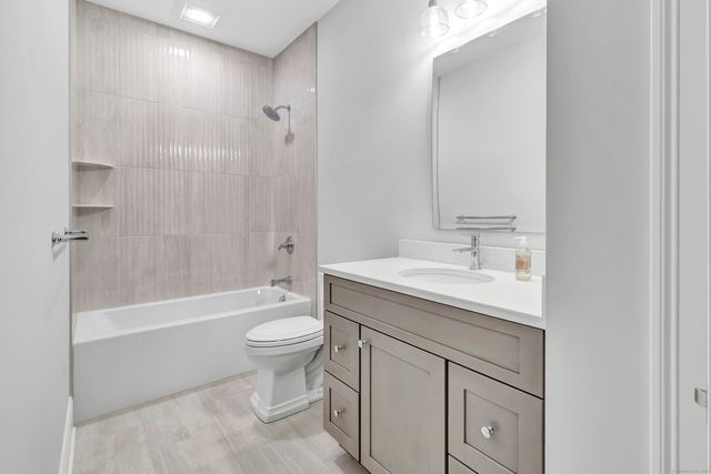 13 Legacy Lane, Monroe, CT 06468