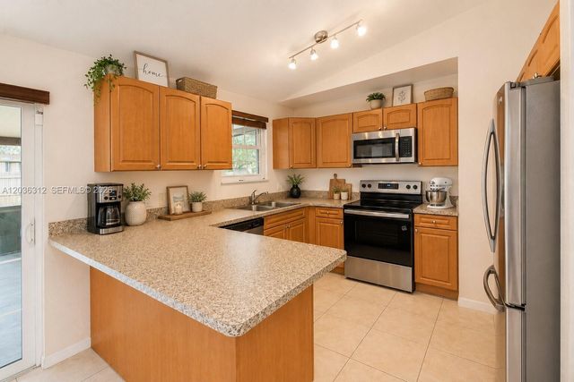 19103 SW 319th St, Homestead, FL 33030