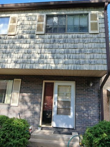 443 Commanche Trail, Wheeling, IL 60090