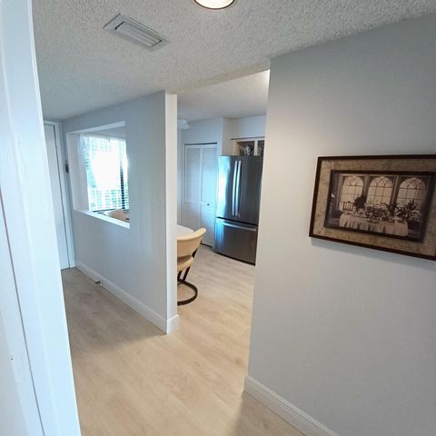 7260 Kinghurst Drive 406, Delray Beach, FL 33446