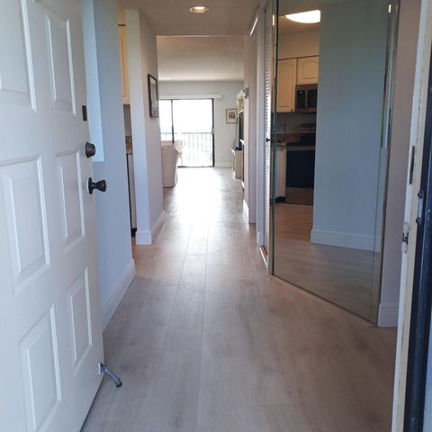 7260 Kinghurst Drive 406, Delray Beach, FL 33446