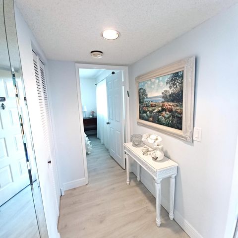 7260 Kinghurst Drive 406, Delray Beach, FL 33446