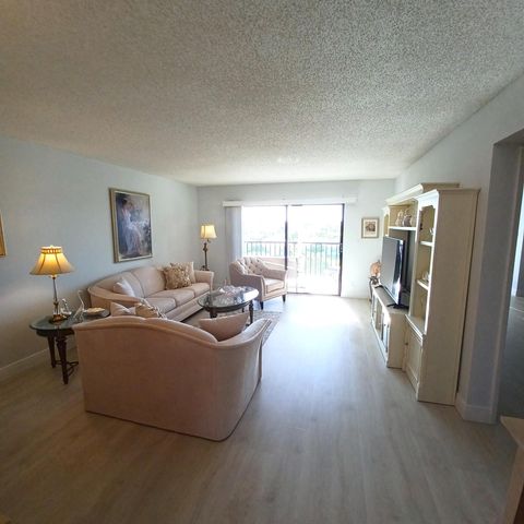 7260 Kinghurst Drive 406, Delray Beach, FL 33446