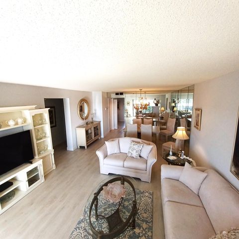 7260 Kinghurst Drive 406, Delray Beach, FL 33446