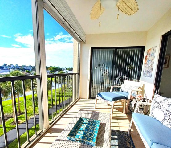 7260 Kinghurst Drive 406, Delray Beach, FL 33446