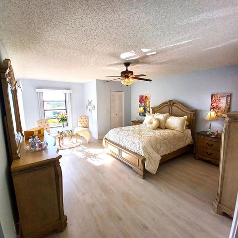 7260 Kinghurst Drive 406, Delray Beach, FL 33446