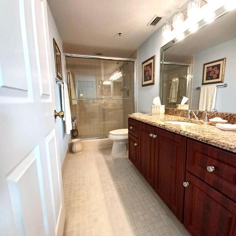 7260 Kinghurst Drive 406, Delray Beach, FL 33446