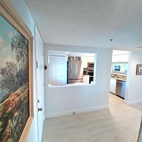 7260 Kinghurst Drive 406, Delray Beach, FL 33446