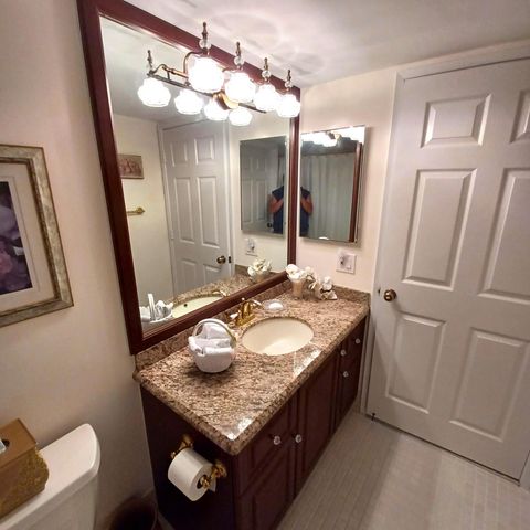7260 Kinghurst Drive 406, Delray Beach, FL 33446