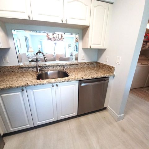 7260 Kinghurst Drive 406, Delray Beach, FL 33446