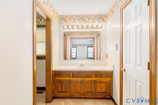 1211 Bradbury Ct, Moseley, VA 23120