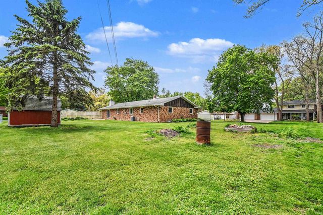 58364 Ironwood Drive, Elkhart, IN 46516