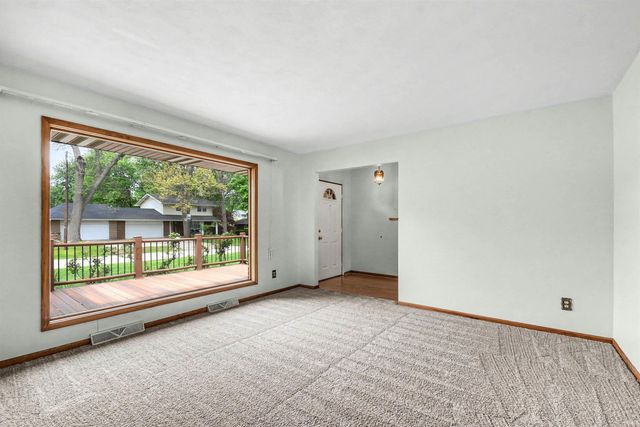 58364 Ironwood Drive, Elkhart, IN 46516