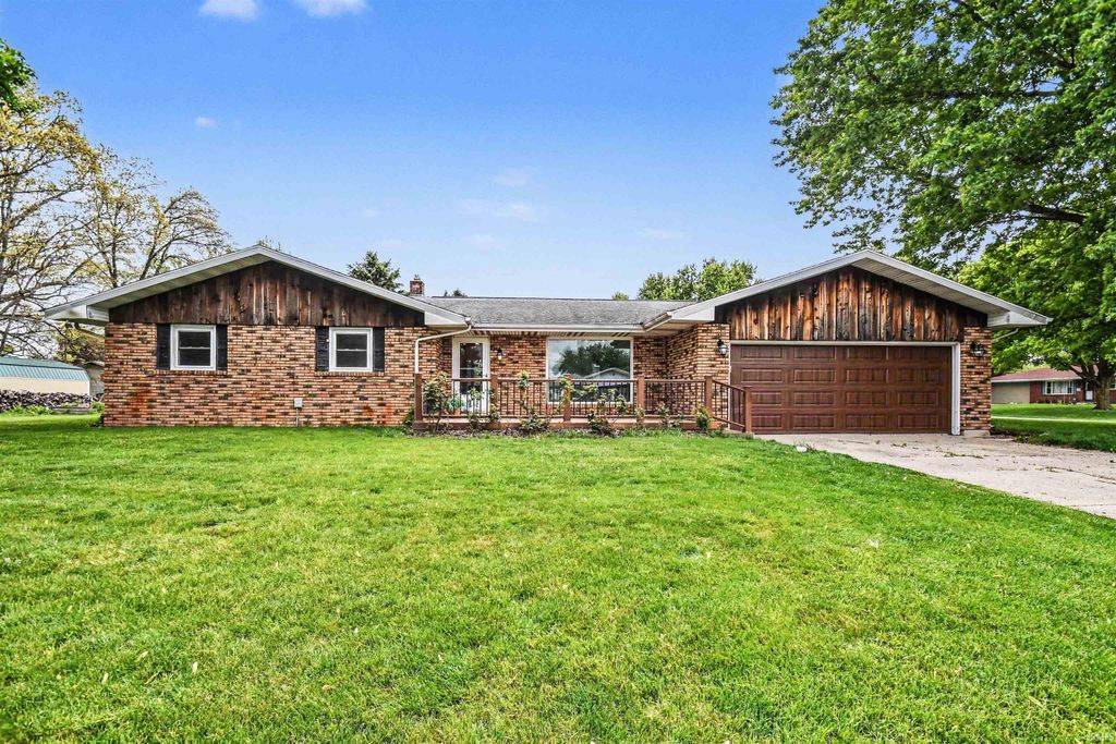 58364 Ironwood Drive, Elkhart, IN 46516