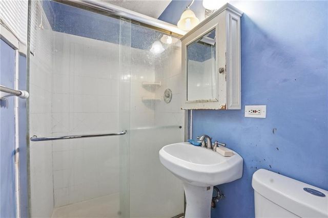 10425 Richmond Avenue, Kansas City, MO 64134