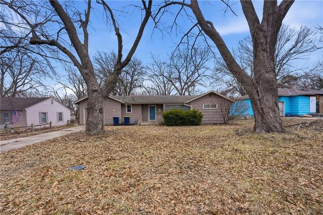 10425 Richmond Avenue, Kansas City, MO 64134