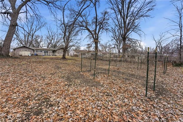 10425 Richmond Avenue, Kansas City, MO 64134