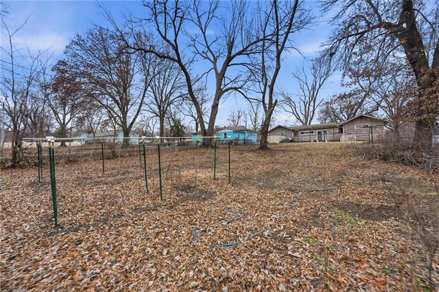 10425 Richmond Avenue, Kansas City, MO 64134