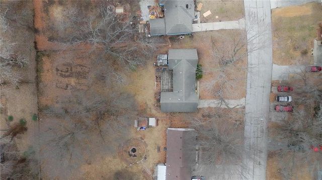 10425 Richmond Avenue, Kansas City, MO 64134