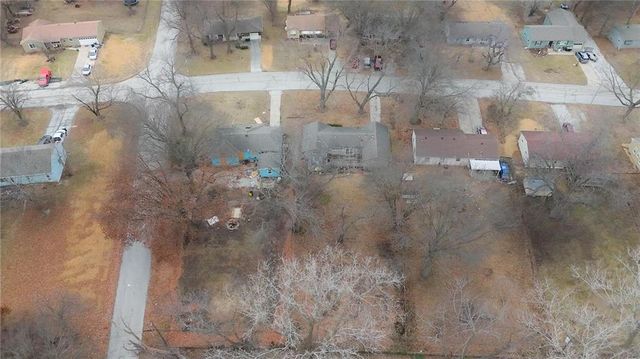 10425 Richmond Avenue, Kansas City, MO 64134