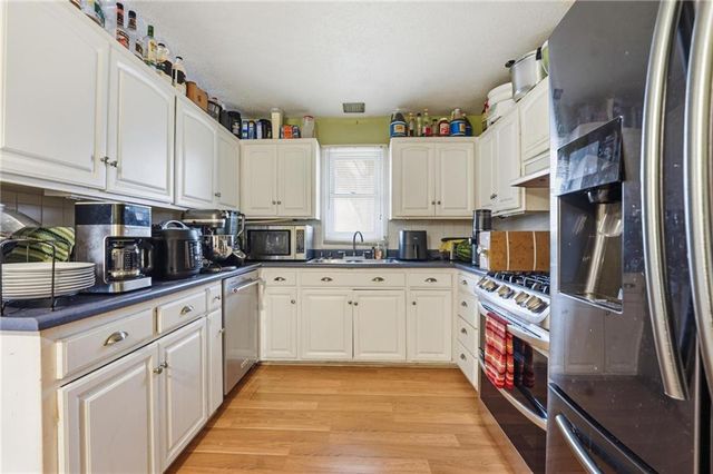 10425 Richmond Avenue, Kansas City, MO 64134