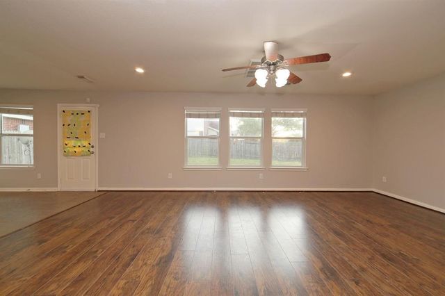 2002 Declaration Drive, Missouri City, TX 77459