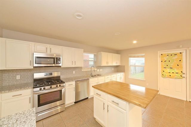 2002 Declaration Drive, Missouri City, TX 77459
