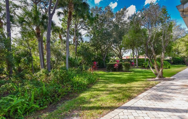 1567 SW Harbour Isles Circle, Port St. Lucie, FL 34986