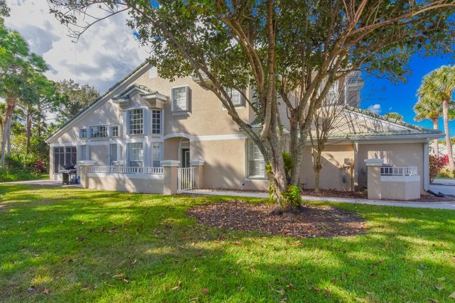 1567 SW Harbour Isles Circle, Port St. Lucie, FL 34986