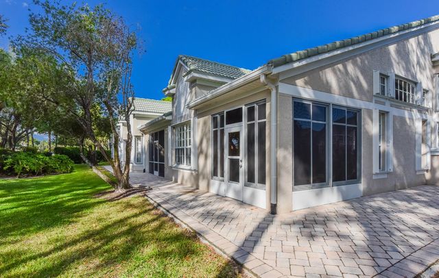 1567 SW Harbour Isles Circle, Port St. Lucie, FL 34986
