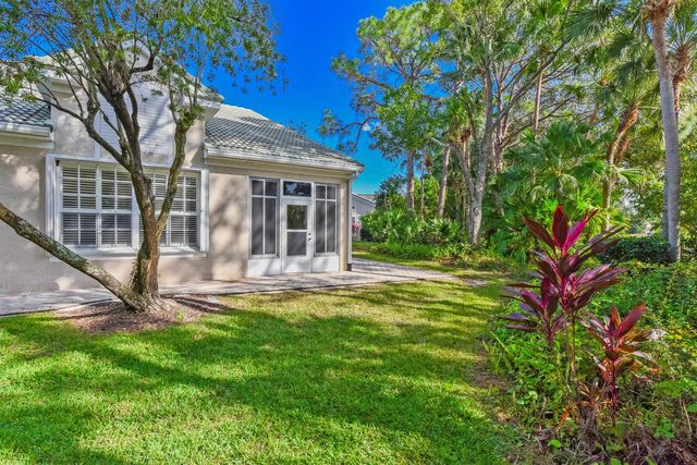 1567 SW Harbour Isles Circle, Port St. Lucie, FL 34986