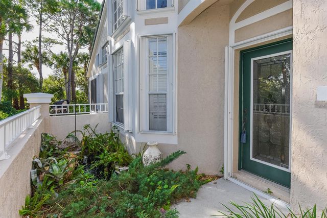 1567 SW Harbour Isles Circle, Port St. Lucie, FL 34986