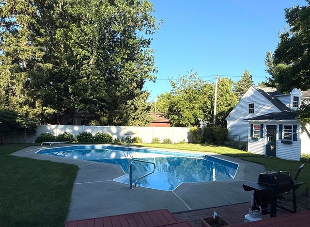 210 Pendleton Street, Bay City, MI 48708