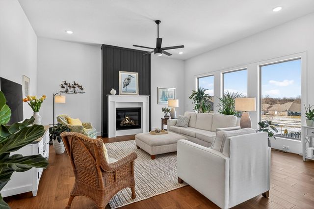 4411 E Hidden Oak Street, Springfield, MO 65802