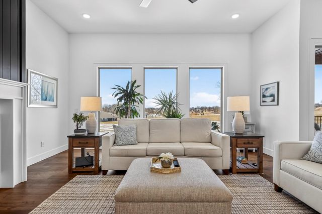 4411 E Hidden Oak Street, Springfield, MO 65802