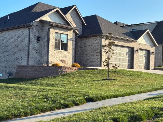 4411 E Hidden Oak Street, Springfield, MO 65802
