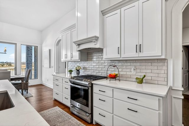 4411 E Hidden Oak Street, Springfield, MO 65802