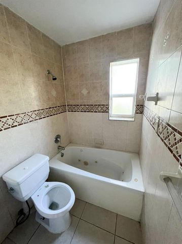 3461 NW 17th St, Lauderhill, FL 33311