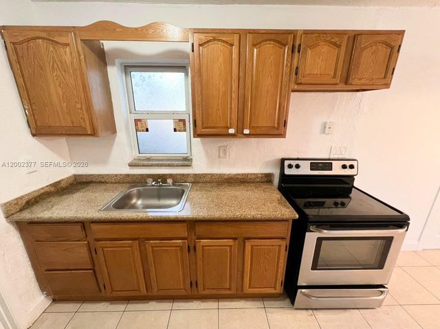 3461 NW 17th St, Lauderhill, FL 33311