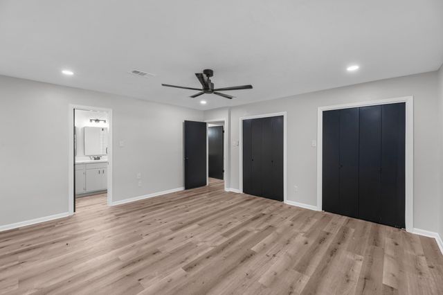213 Westview Drive, Sealy, TX 77474