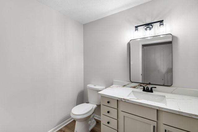 213 Westview Drive, Sealy, TX 77474