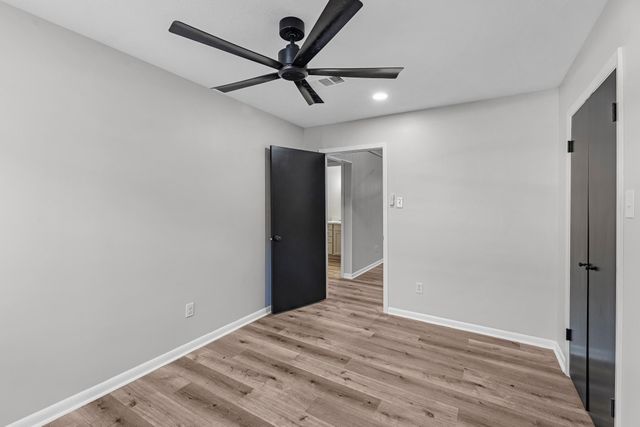 213 Westview Drive, Sealy, TX 77474