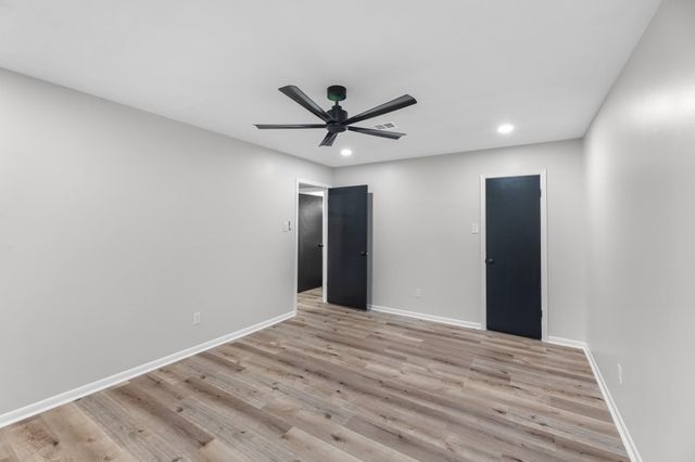 213 Westview Drive, Sealy, TX 77474