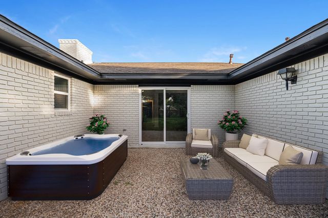 213 Westview Drive, Sealy, TX 77474