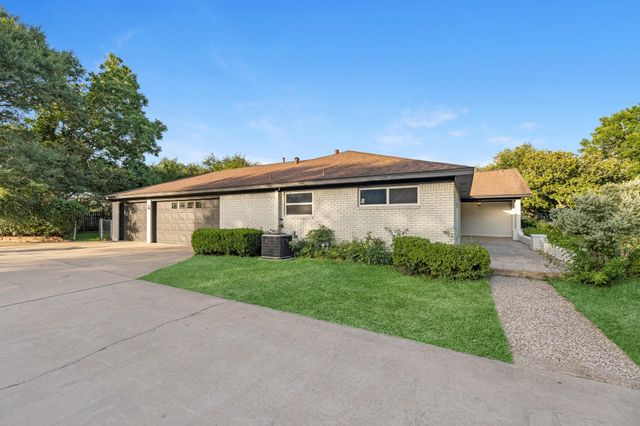 213 Westview Drive, Sealy, TX 77474