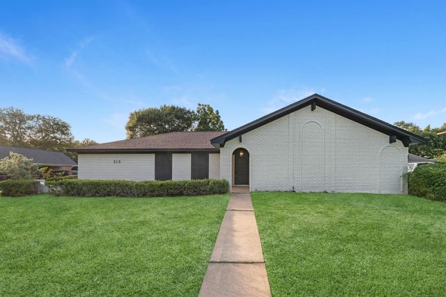 213 Westview Drive, Sealy, TX 77474