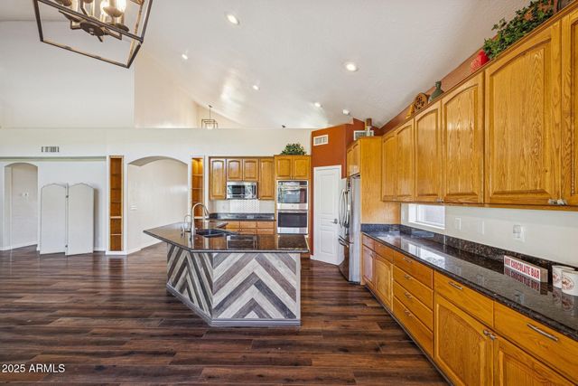 780 N BRISTOL Lane, Gilbert, AZ 85234