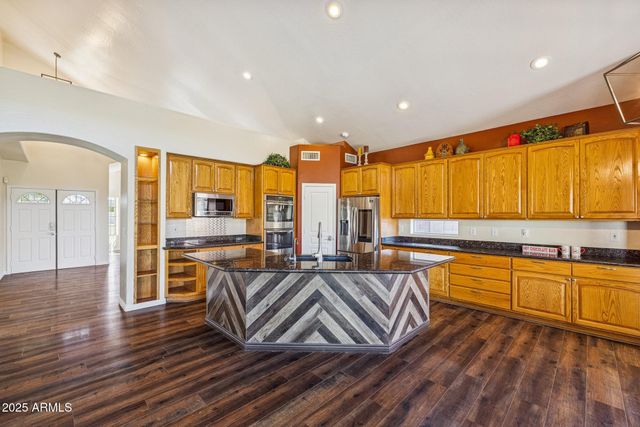 780 N BRISTOL Lane, Gilbert, AZ 85234