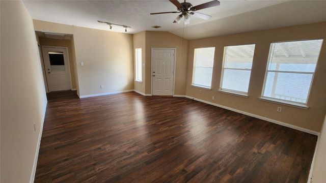 5443 Evergreen Canyon Road, Houston, TX 77066