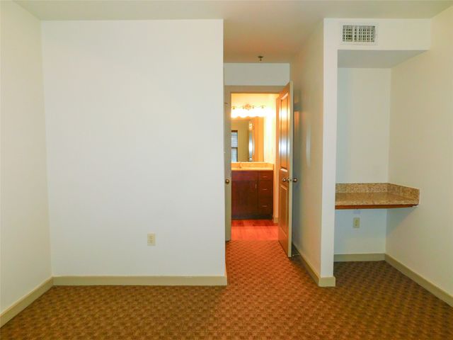 1512 N Elm Street 101, Denton, TX 76201
